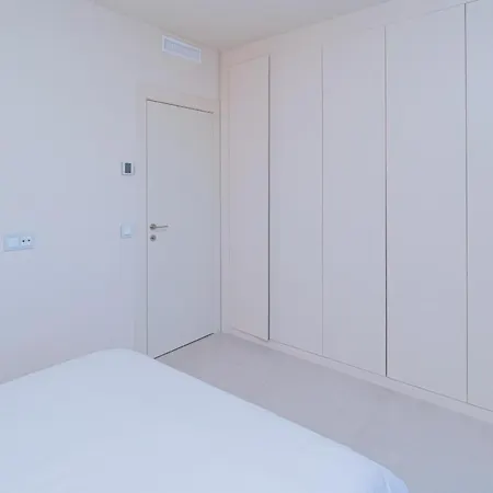 Beautiful Velaya Beachfront 2 Bedrooms Rdr496 Apartment